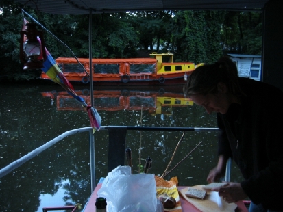 060820_hausbootsiedlung.jpg